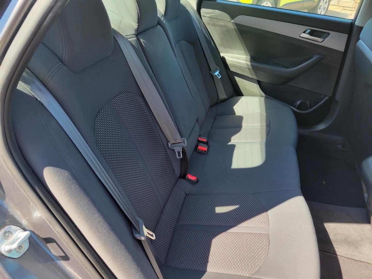 2018 Grey /Black Hyundai Sonata SE (5NPE24AF5JH) with an 2.4L I4 engine, 6 Speed Automatic transmission, located at 450 N Russell, Missoula, MT, 59801, (406) 543-6600, 46.874496, -114.017433 - Photo#11
